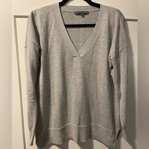 Elliott Lauren V-Neck Gray Sweater